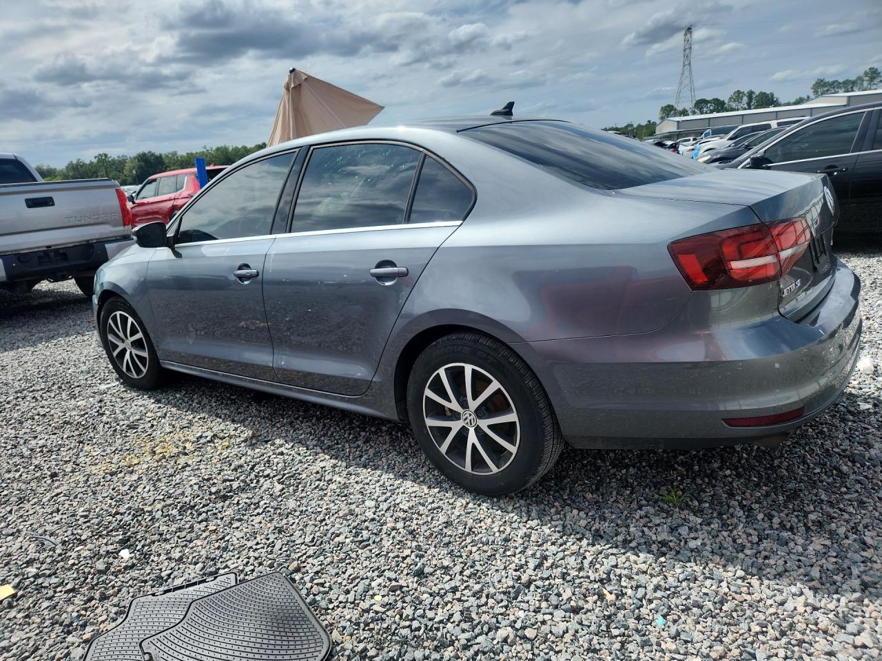 2017 Volkswagen Jetta Se - Фото 2