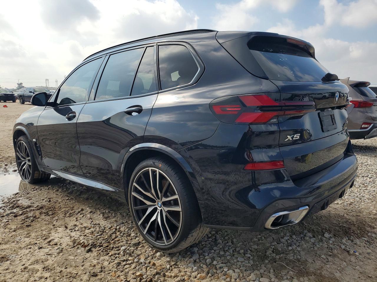 2024 BMW X5 xDrive40I - Image 2