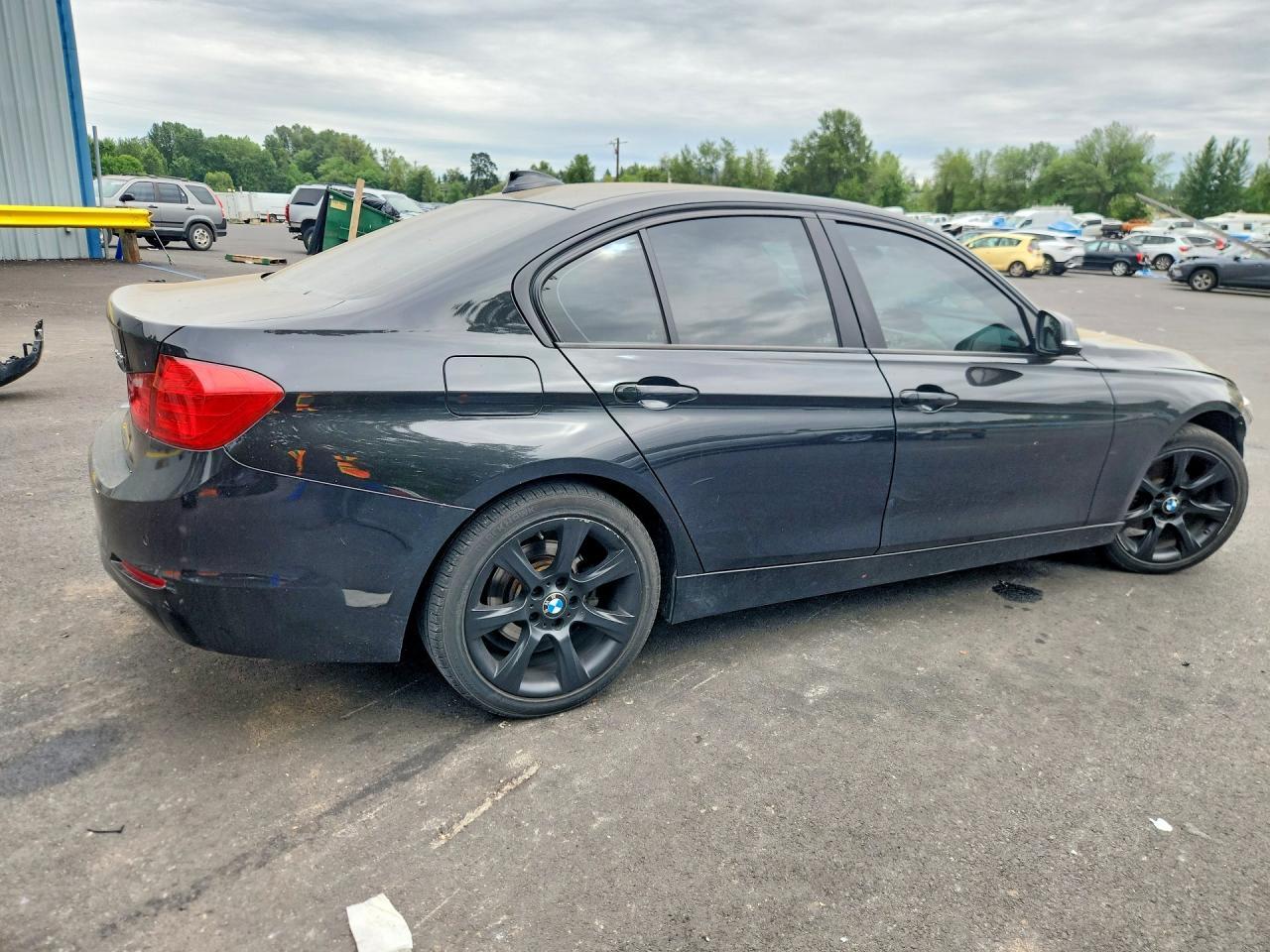 2015 BMW 328 Xi - Image 3