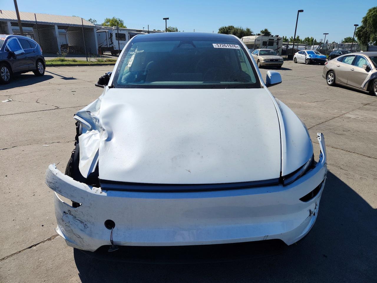 2026 Tesla Model Y - Image 5