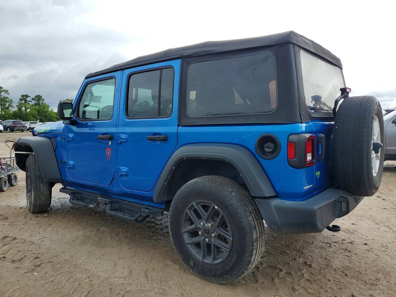 2022 Jeep Wrangler Unlimited Sport - Фото 2