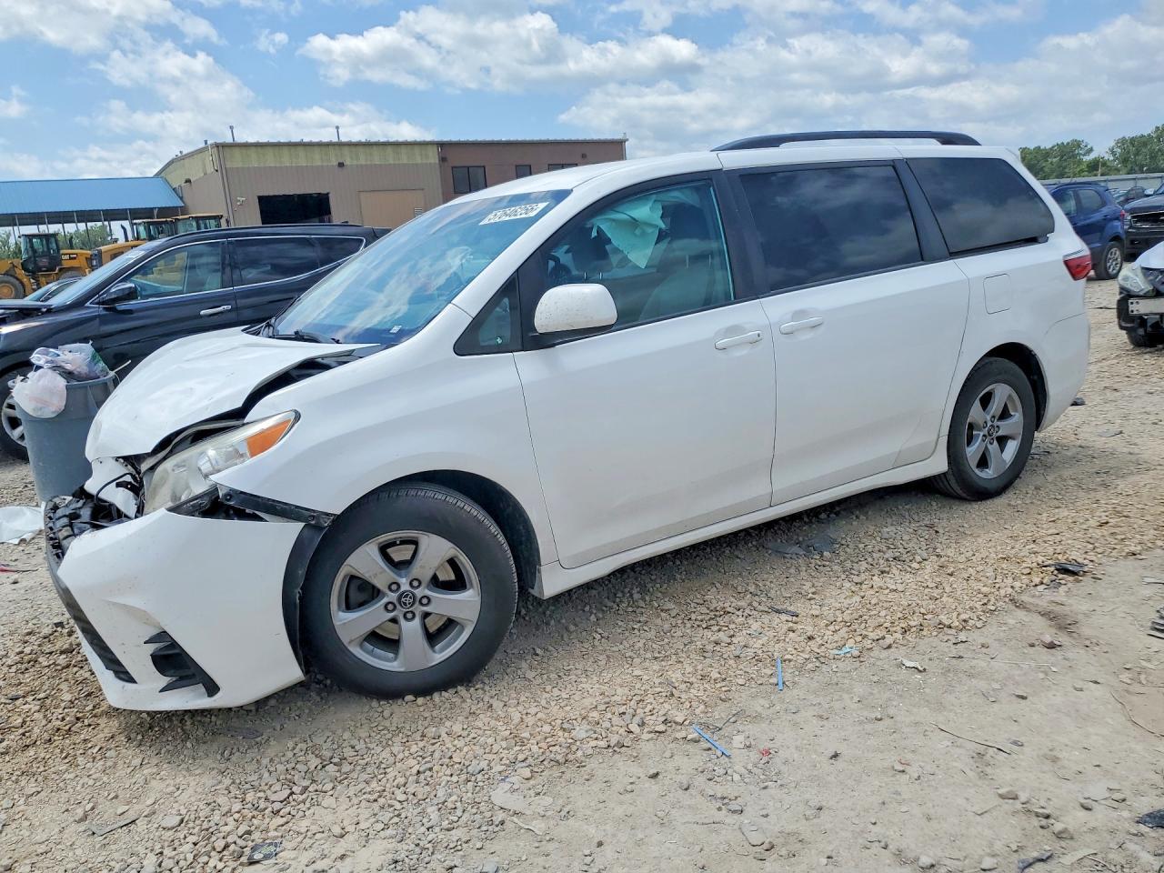 2019 Toyota Sienna Le
