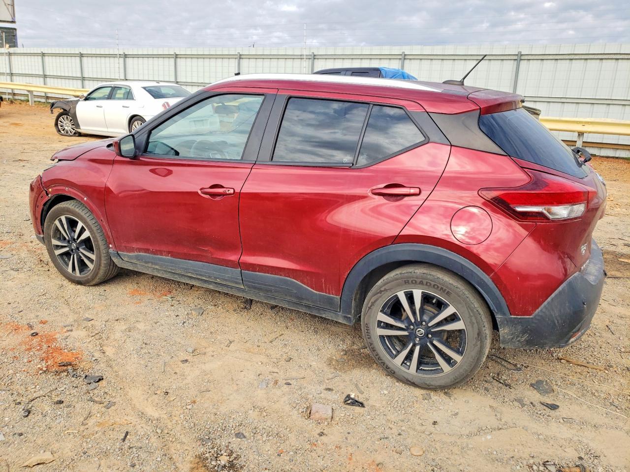 2020 Nissan Kicks Sv - Image 2