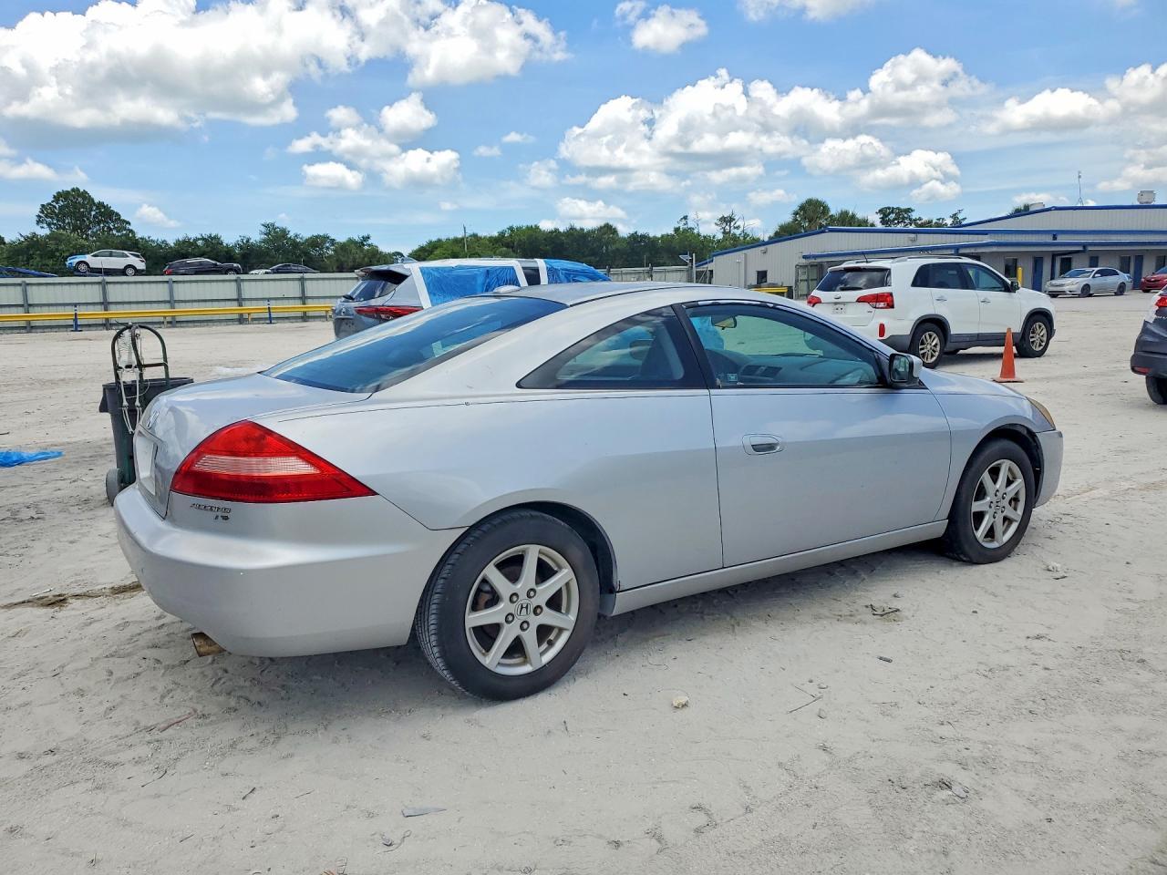 2004 Honda Accord - Image 3