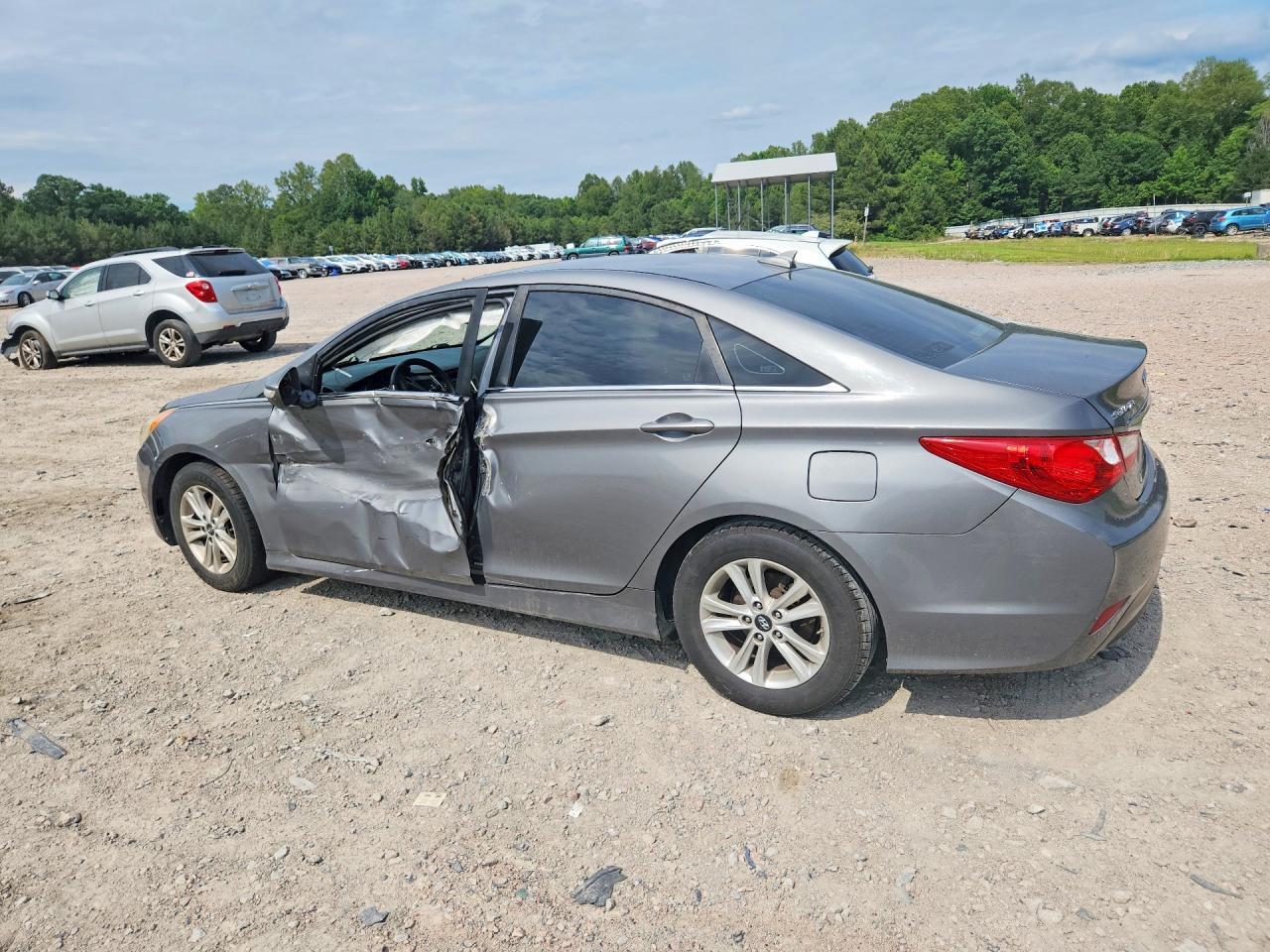 2014 Hyundai Sonata - Image 2