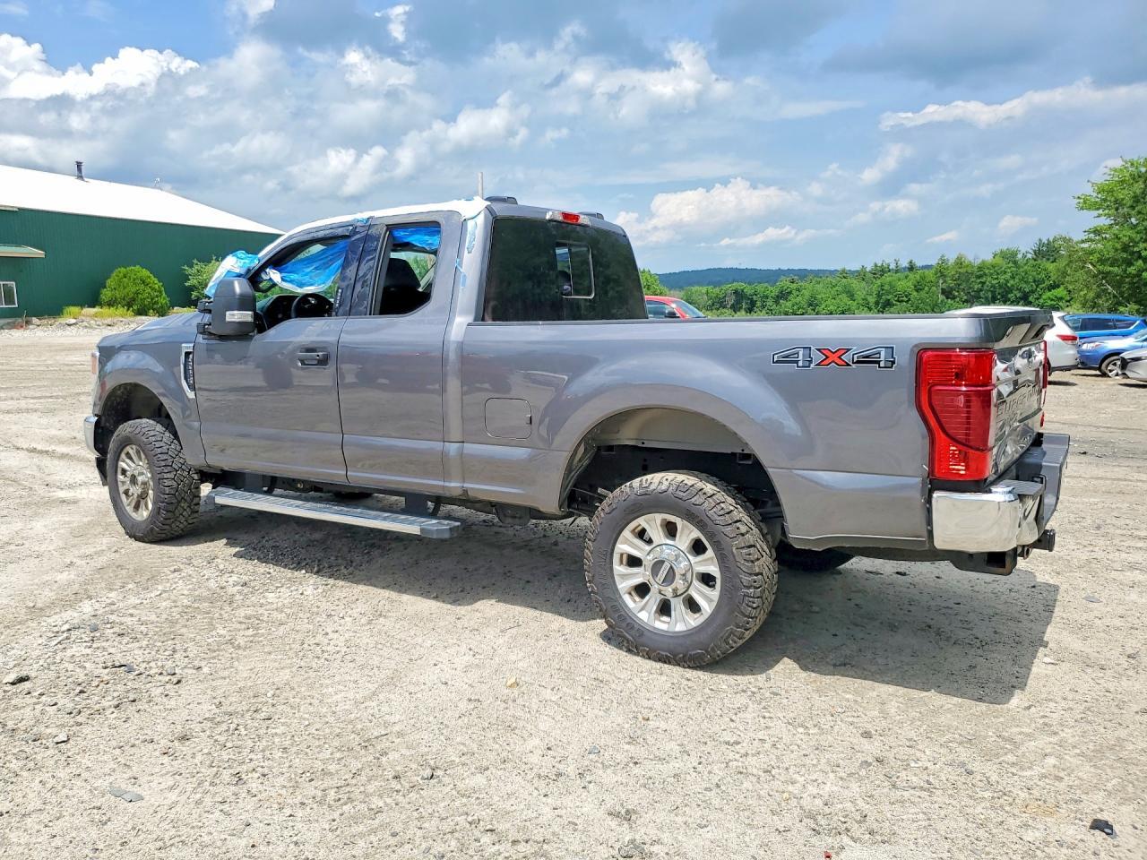2022 Ford F250 Super Duty - Фото 2