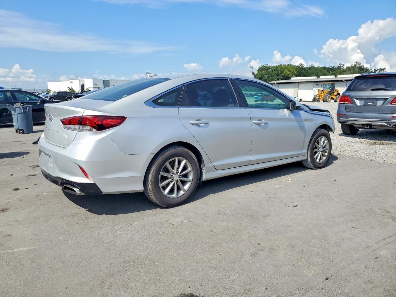 2019 Hyundai Sonata Se - Image 3