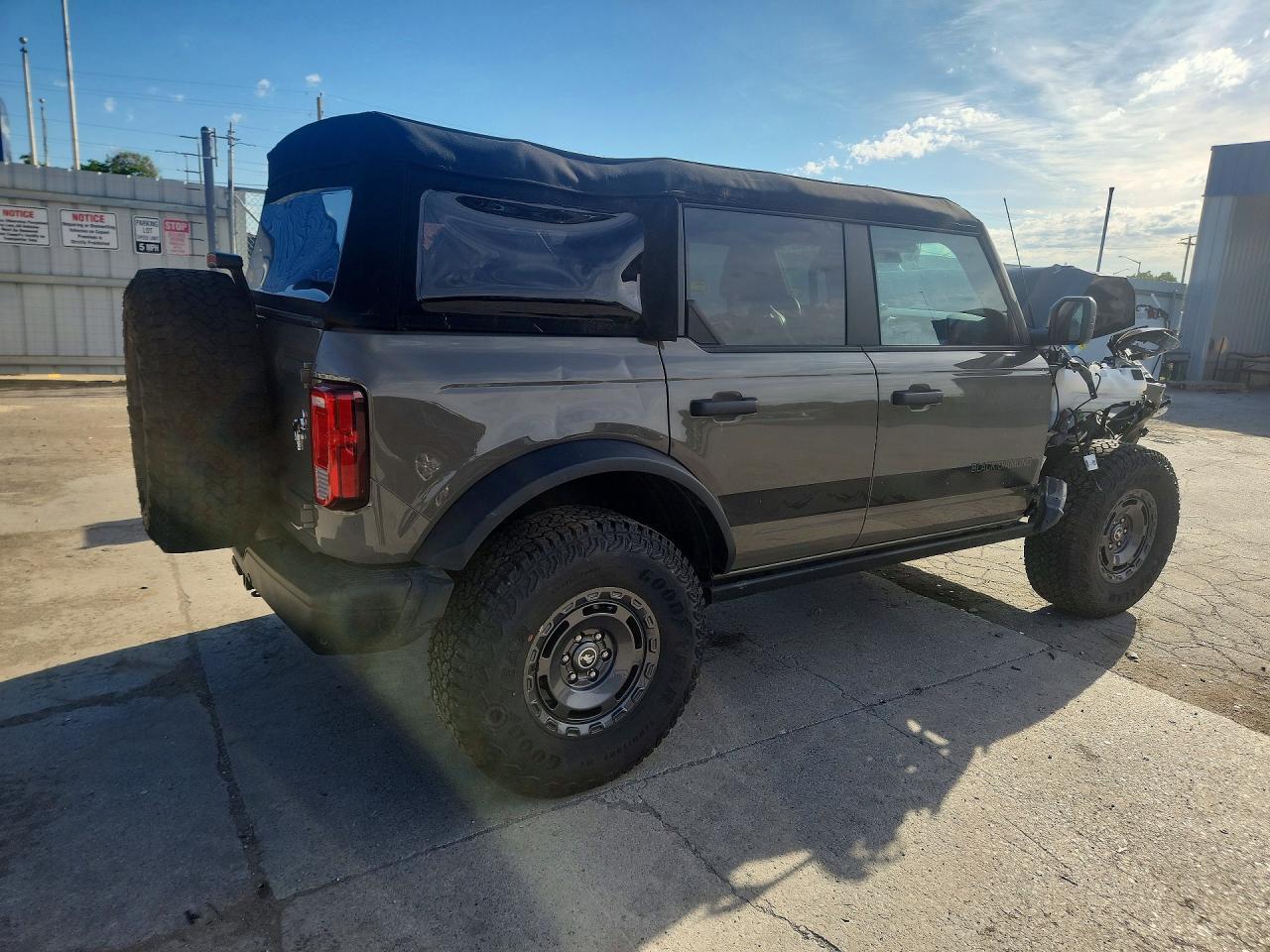 2025 Ford Bronco Big Bend - Image 3