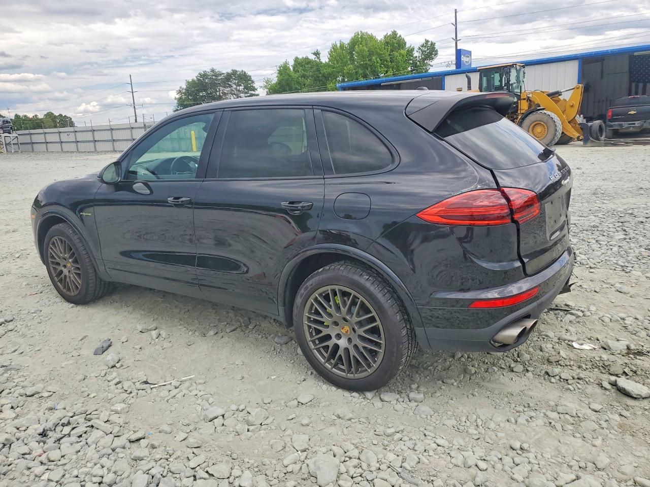 2018 Porsche Cayenne Se Hybrid Platinum - Image 2