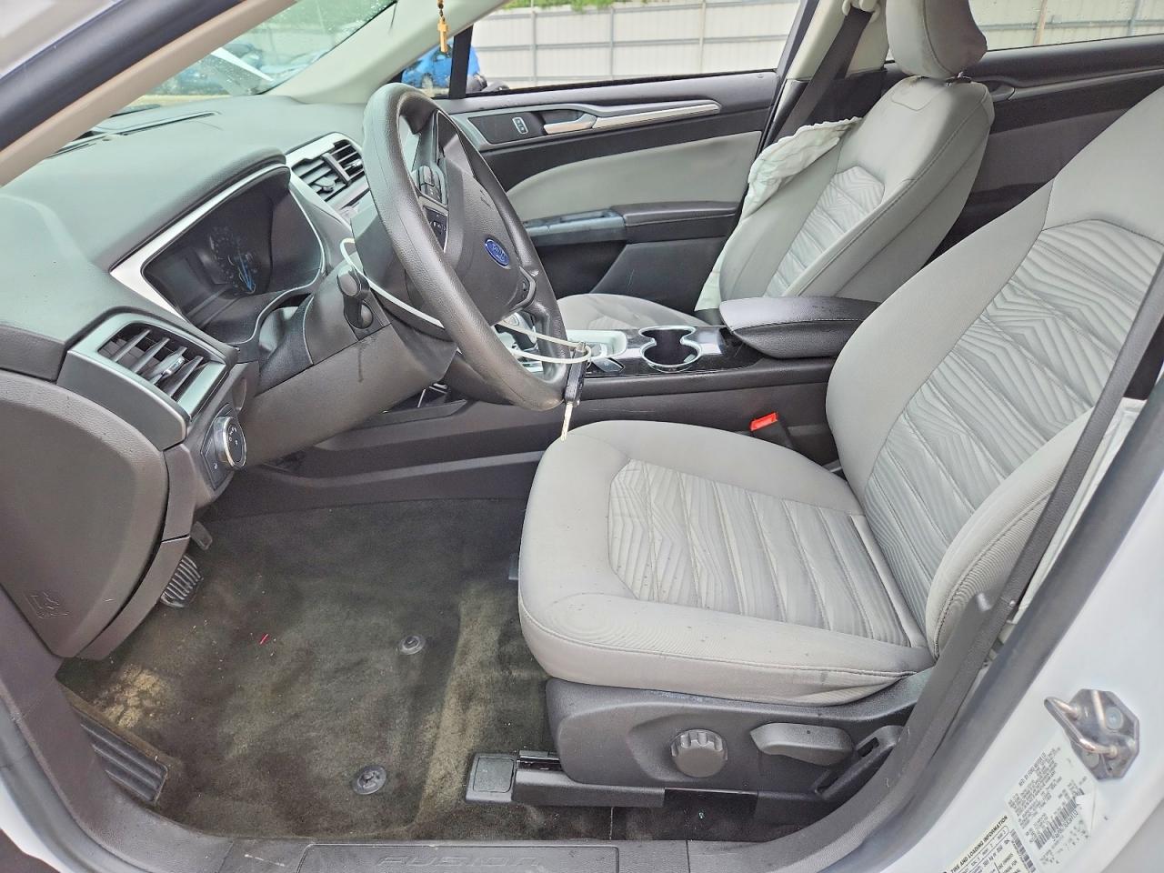 2016 Ford Fusion S - Фото 7
