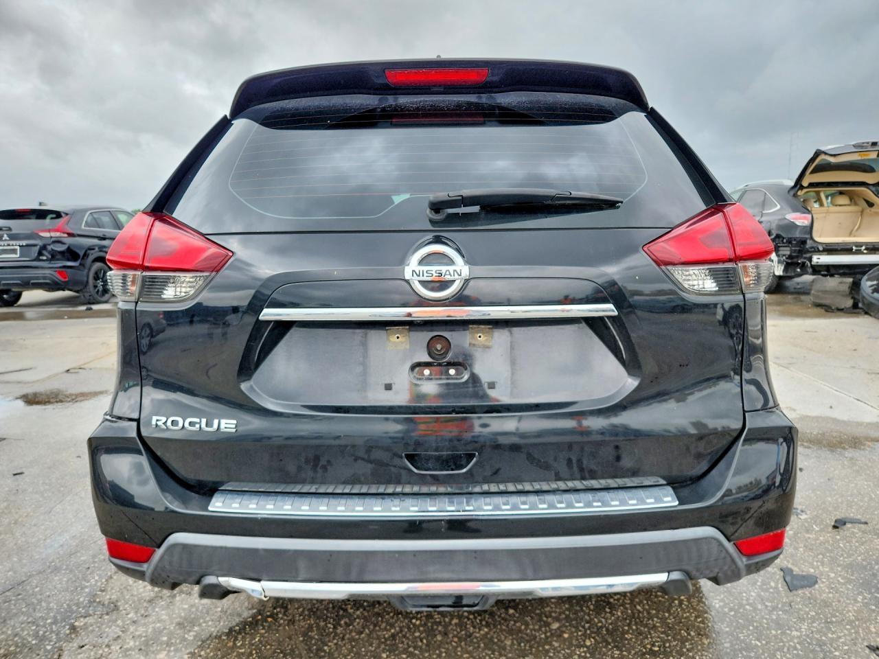 2017 Nissan Rogue S - Фото 6