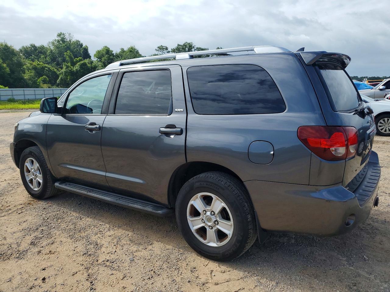 2019 Toyota Sequoia Sr5 - Фото 2