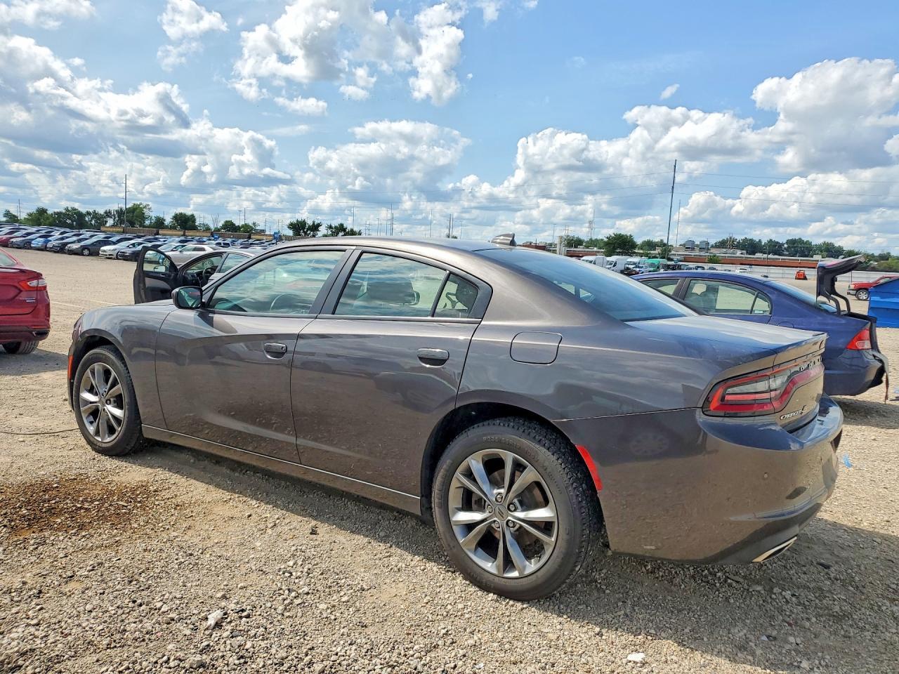 2021 Dodge Charger Sxt - Фото 2