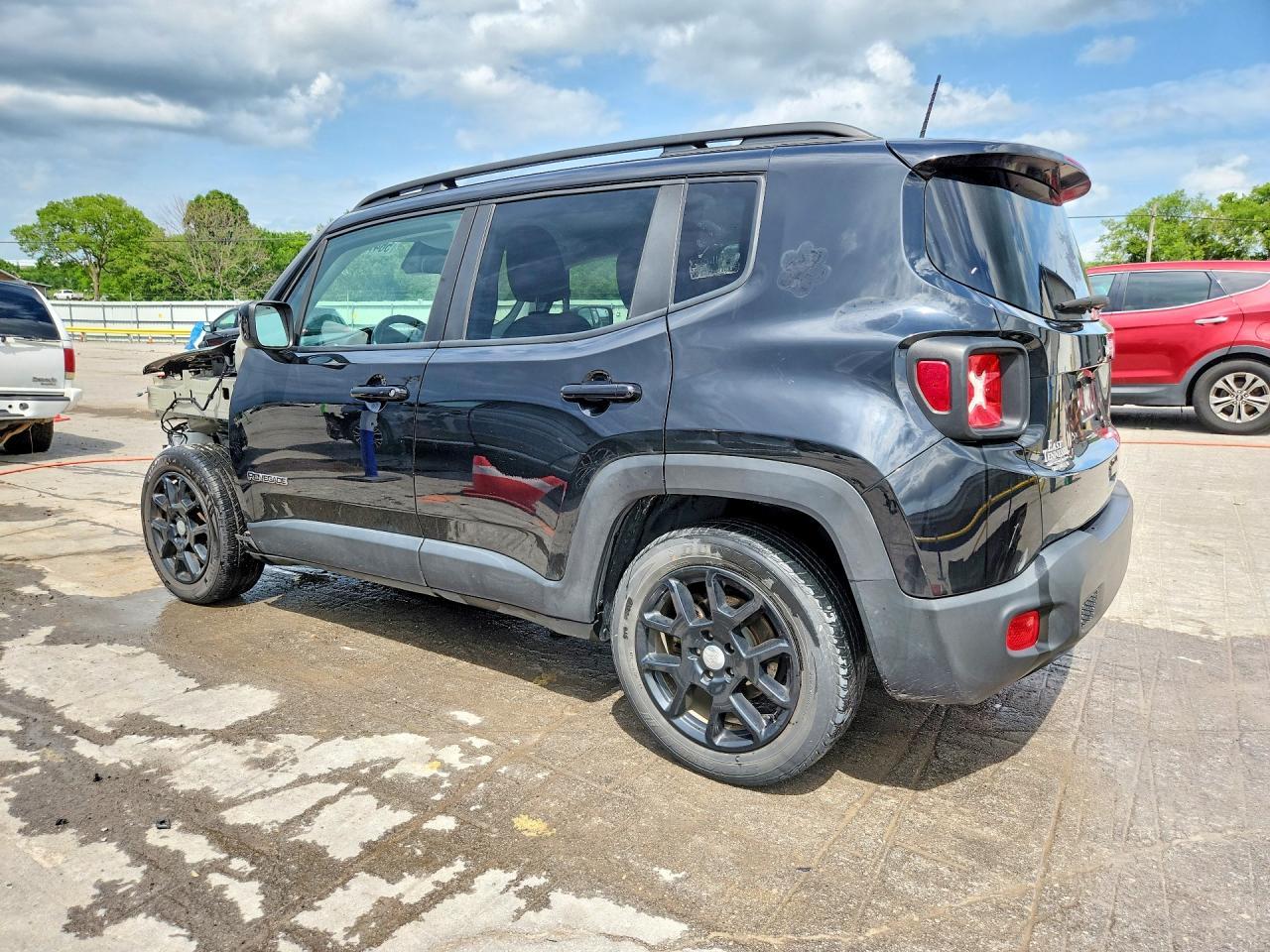 2021 Jeep Renegade Latitude - Image 2