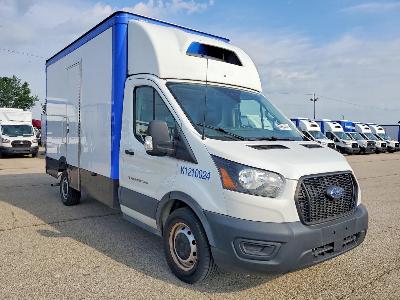 2020 Ford Transit Delivery Truck - Image 4
