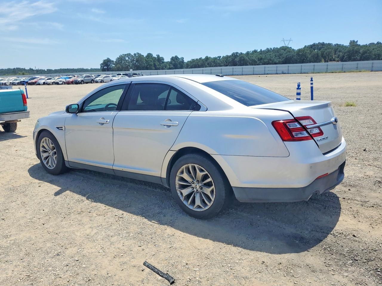 2013 Ford Taurus Limited - Image 2