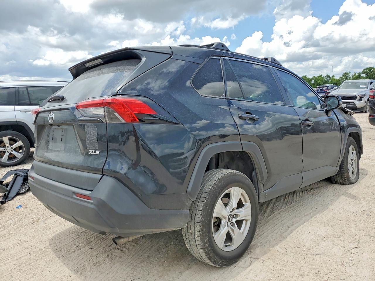 2020 Toyota Rav4 Xle - Фото 3
