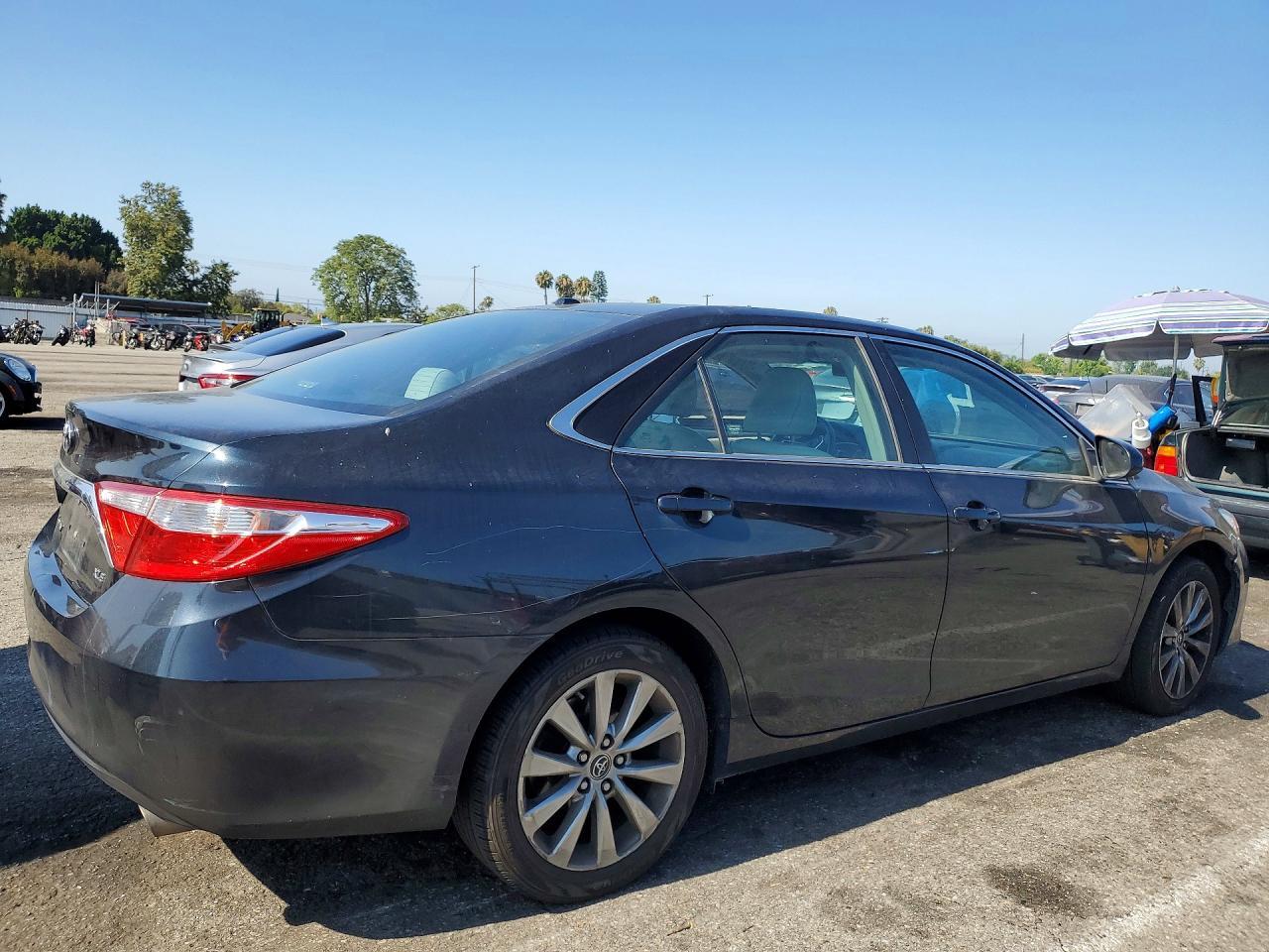 2016 Toyota Camry Xle V6 - Фото 3