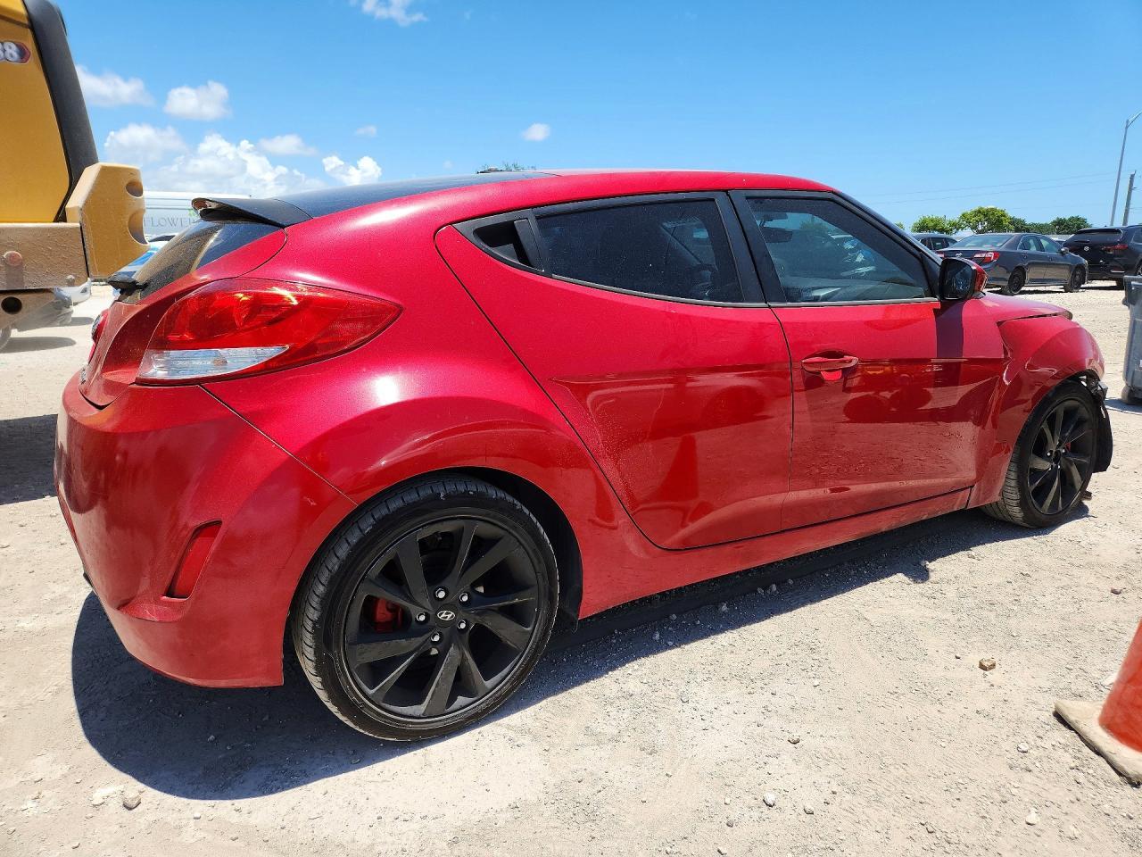 2016 Hyundai Veloster Base - Image 3