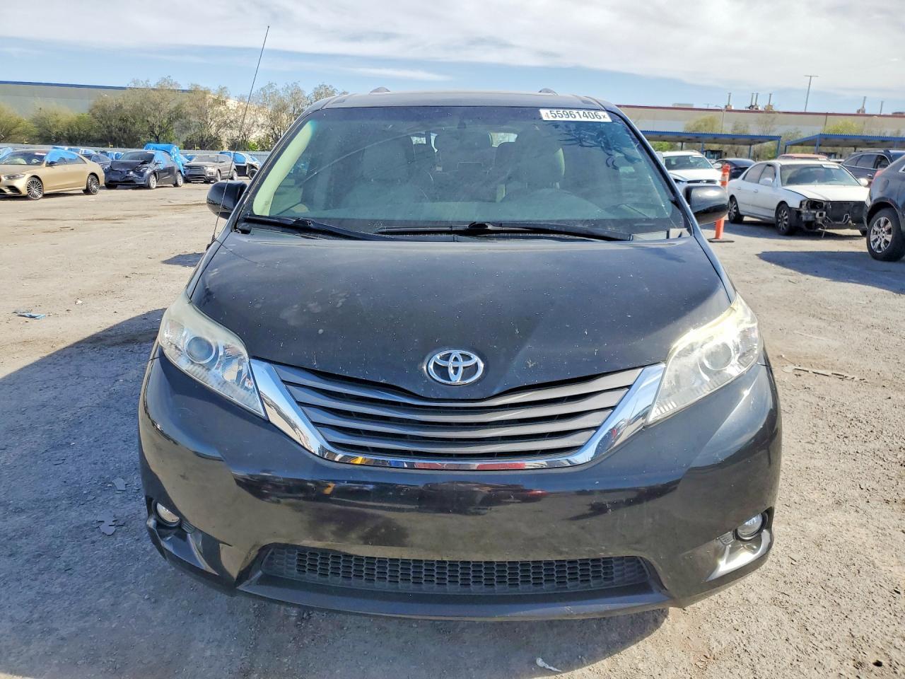 2014 Toyota Sienna Xle 8-Passenger - Фото 5