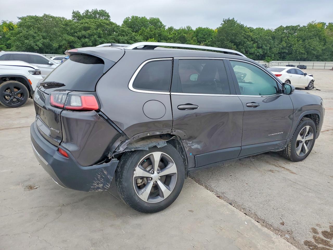 2020 Jeep Cheerokee - Image 3