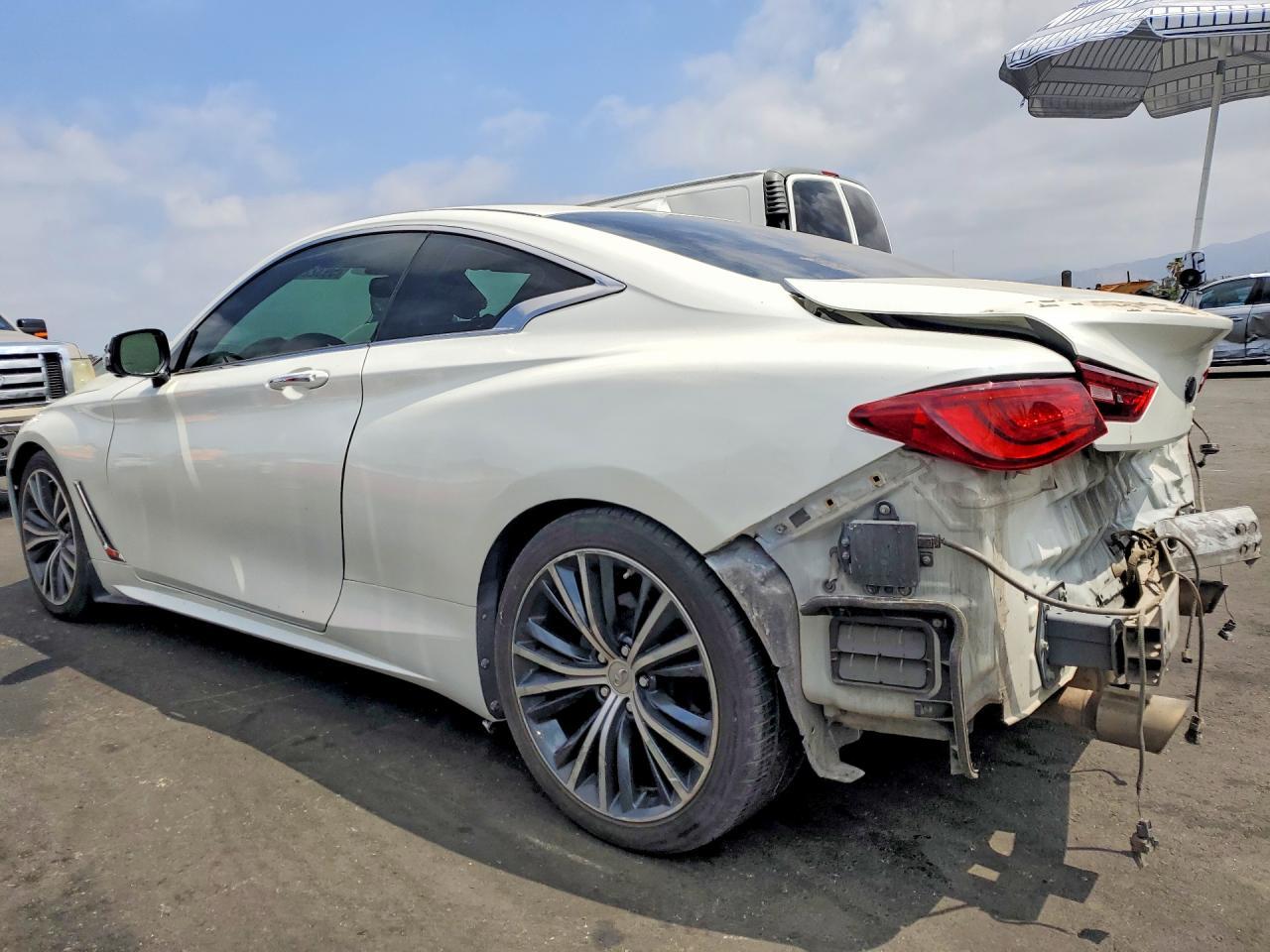 2019 Infiniti Q60 3.0T Luxe - Image 2
