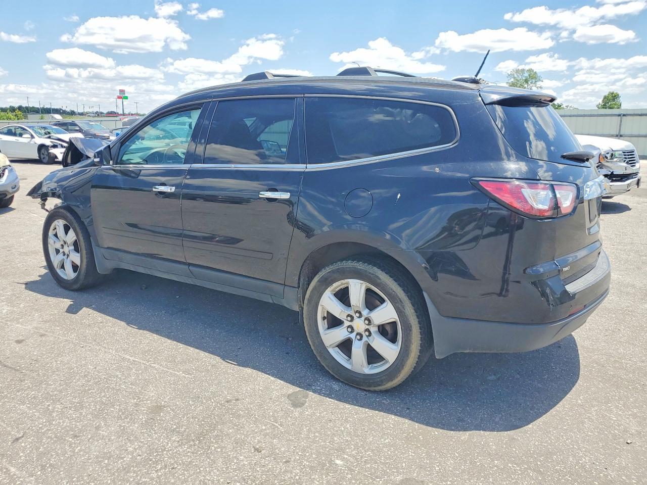 2016 Chevrolet Traverse Lt - Image 2