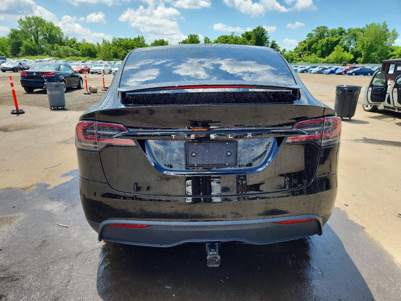 2023 Tesla Model X - Image 6