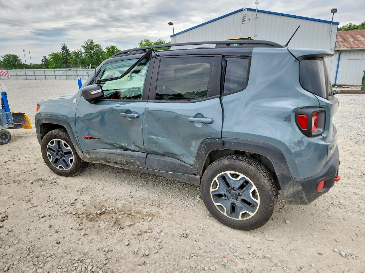 2016 Jeep Renegade Trailhawk - Фото 2