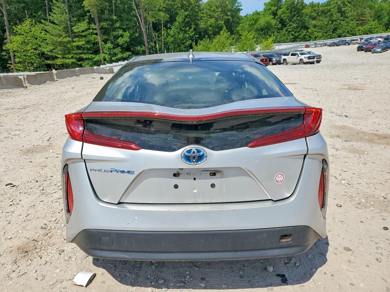 2017 Toyota Prius Prime Plus - Фото 6