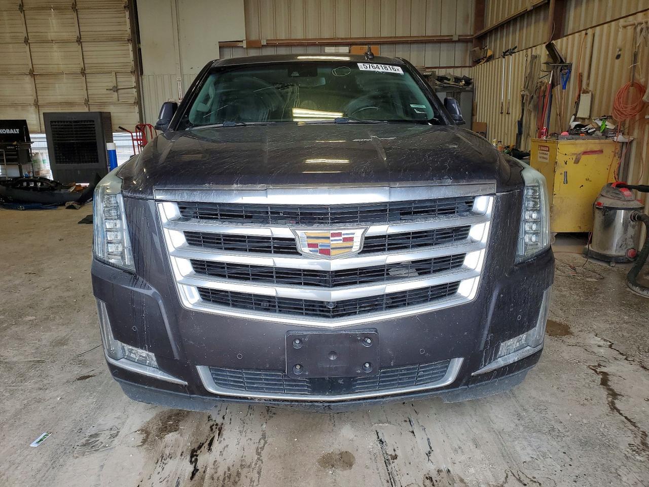 2018 Cadillac Escalade Premium Luxury - Image 5