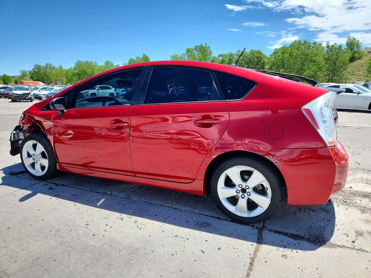 2010 Toyota Prius V - Image 2