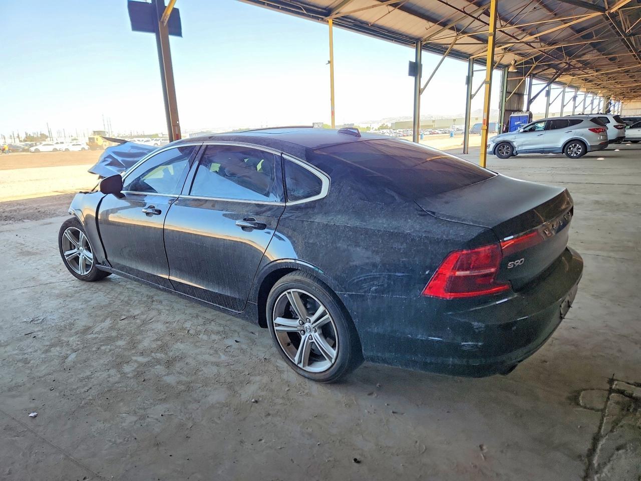2018 Volvo S90 T5 Momentum - Image 2