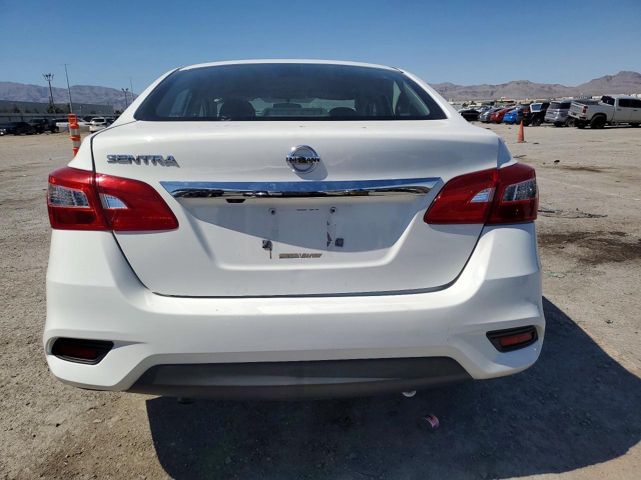 2018 Nissan Sentra S - Фото 6