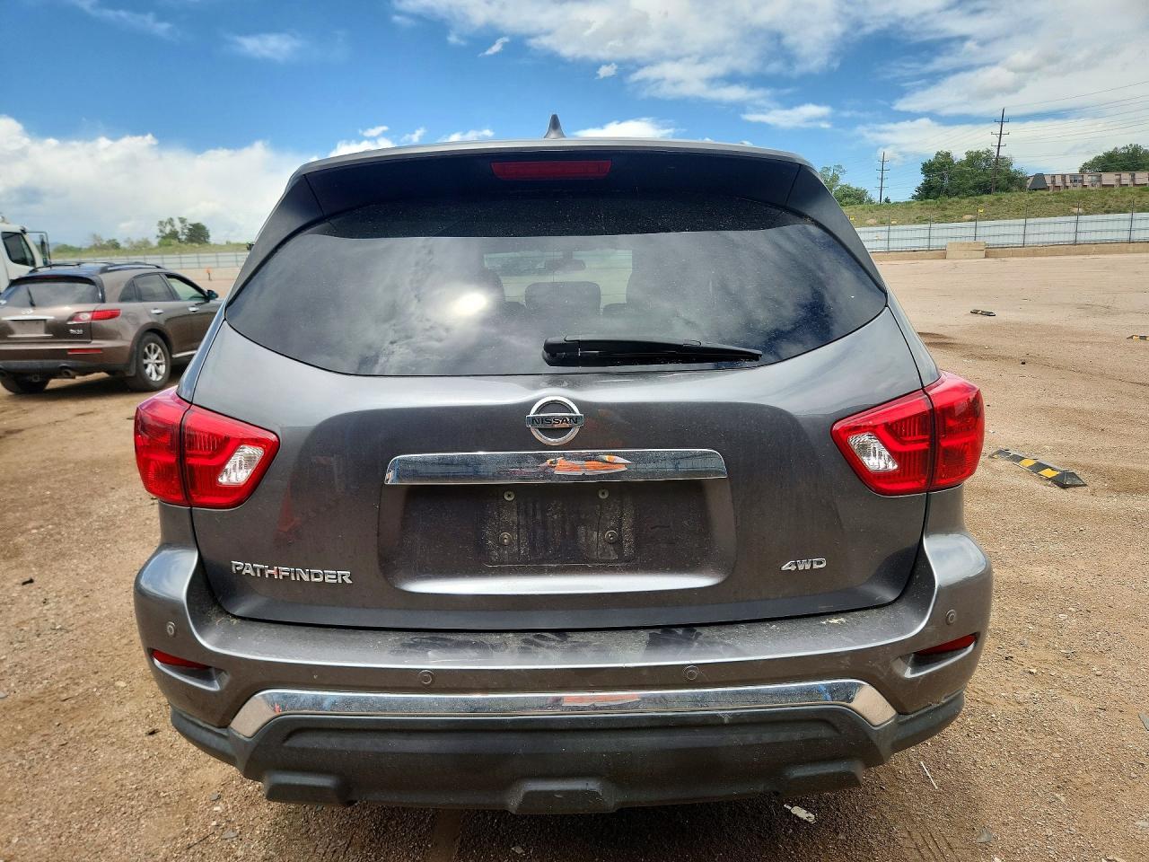 2019 Nissan Pathfinder S - Image 6