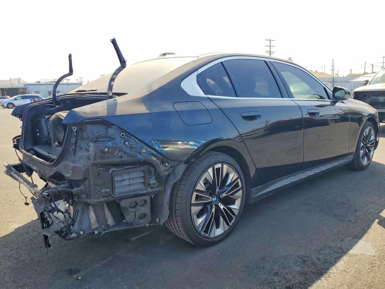 2024 BMW 530 I - Image 3
