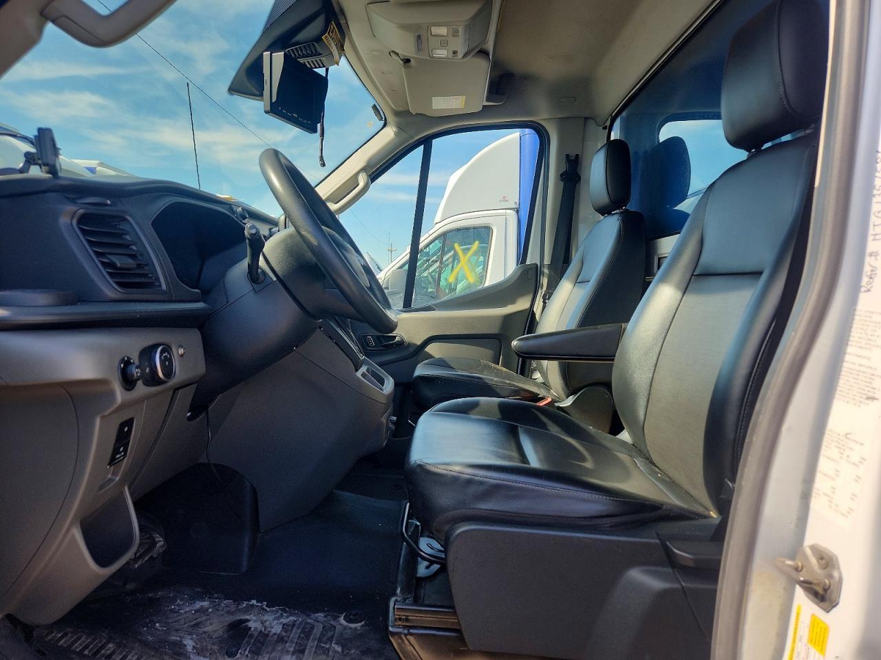 2023 Ford T-350 Refrigerated Delivery Truck - Фото 7