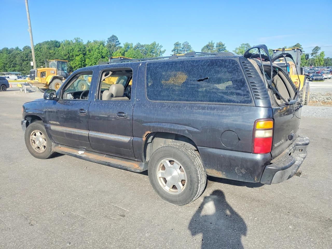 2004 GMC Yukon Xl K1500 - Фото 2