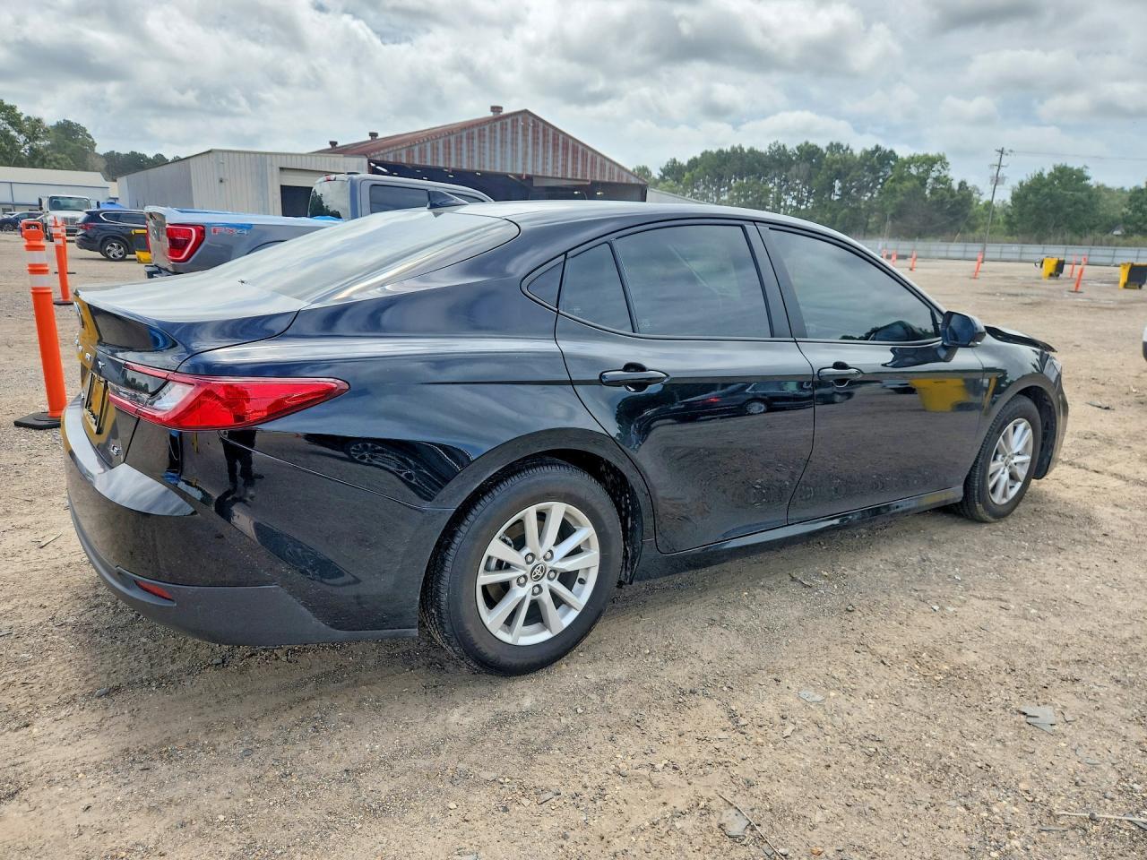 2026 Toyota Camry Le - Image 3