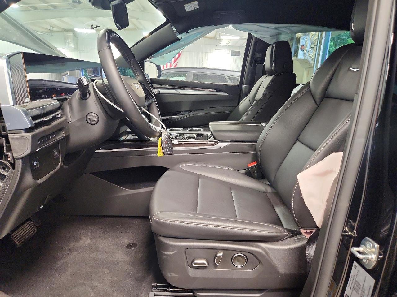 2026 Cadillac Escalade - Фото 7