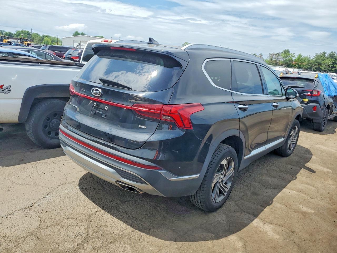 2022 Hyundai Santa Fe Sel - Image 3