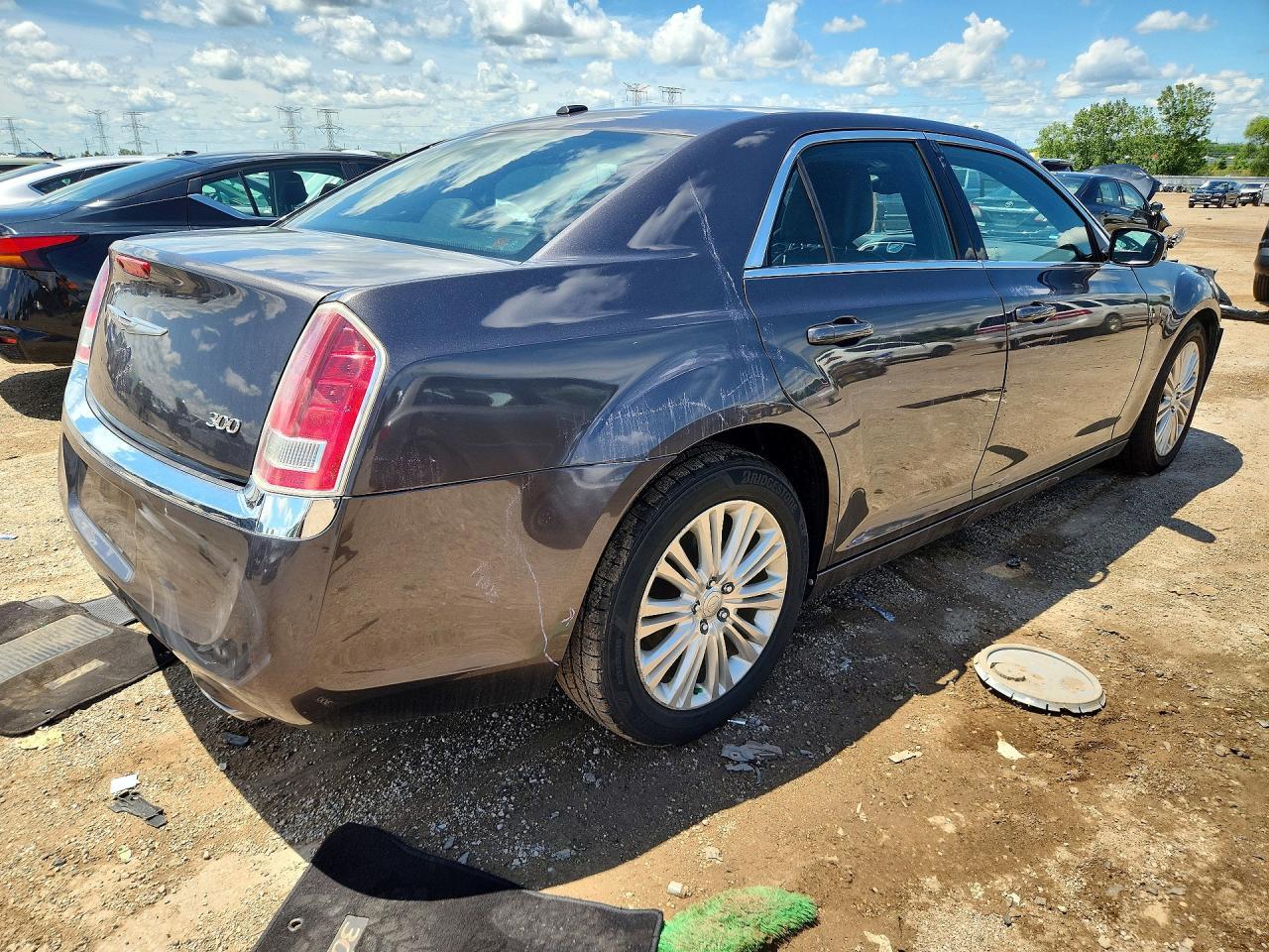 2013 Chrysler 300 - Image 3