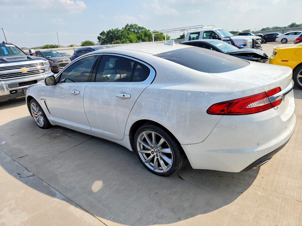 2013 Jaguar Xf - Image 2
