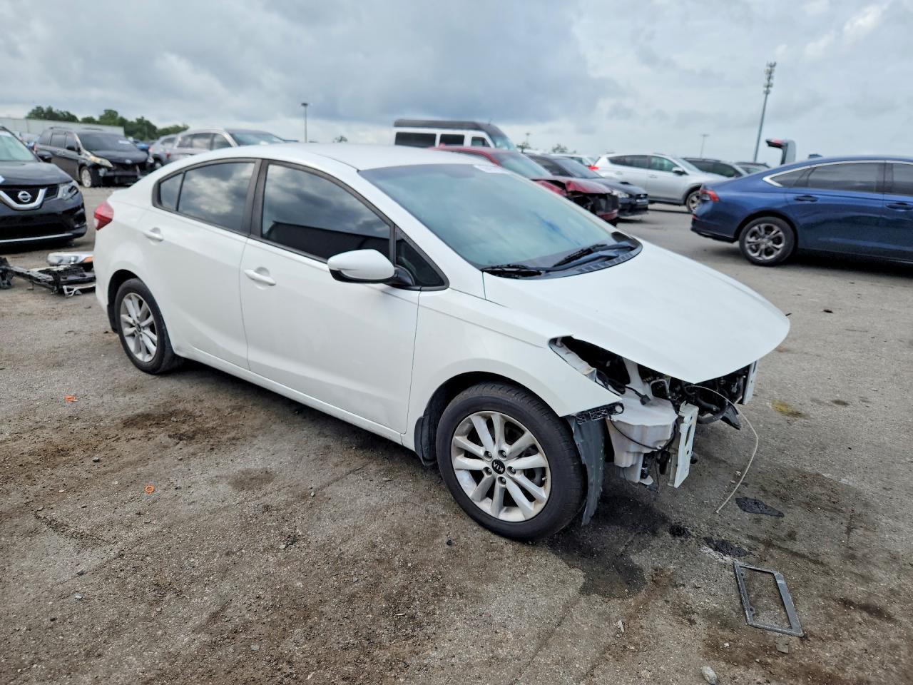 2017 Kia Forte S - Фото 4
