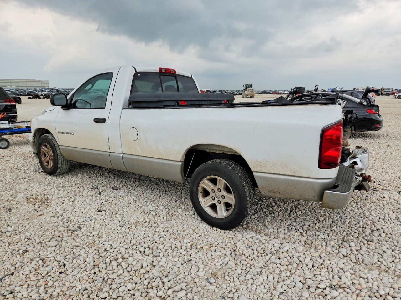 2007 Dodge Ram 1500 St - Image 2