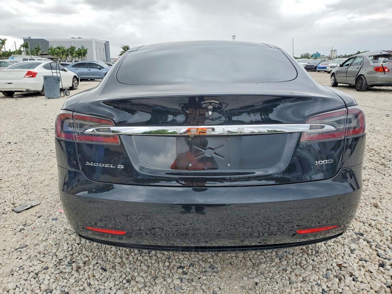 2017 Tesla Model S - Image 6