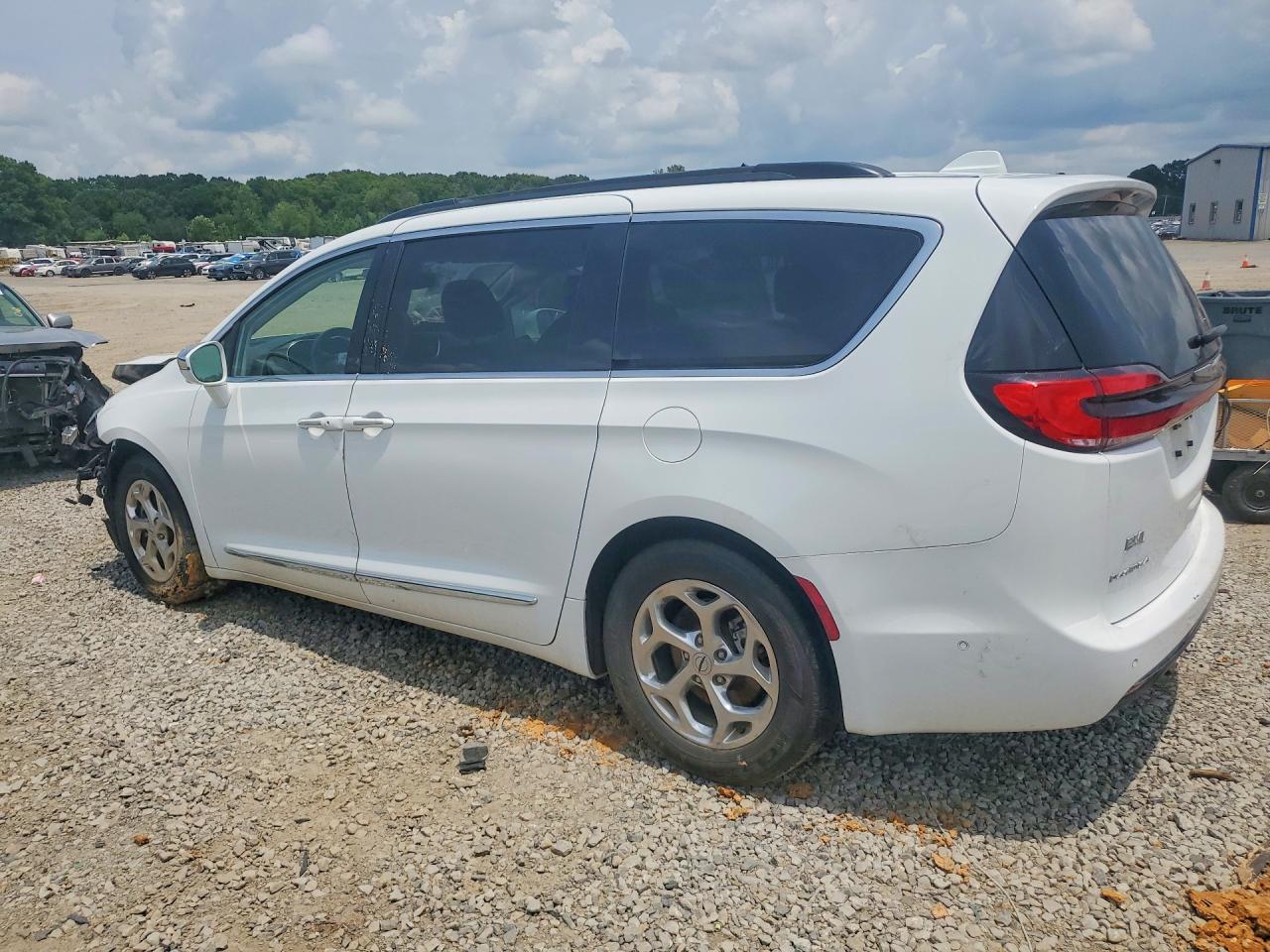 2022 Chrysler Pacifica Limited - Фото 2