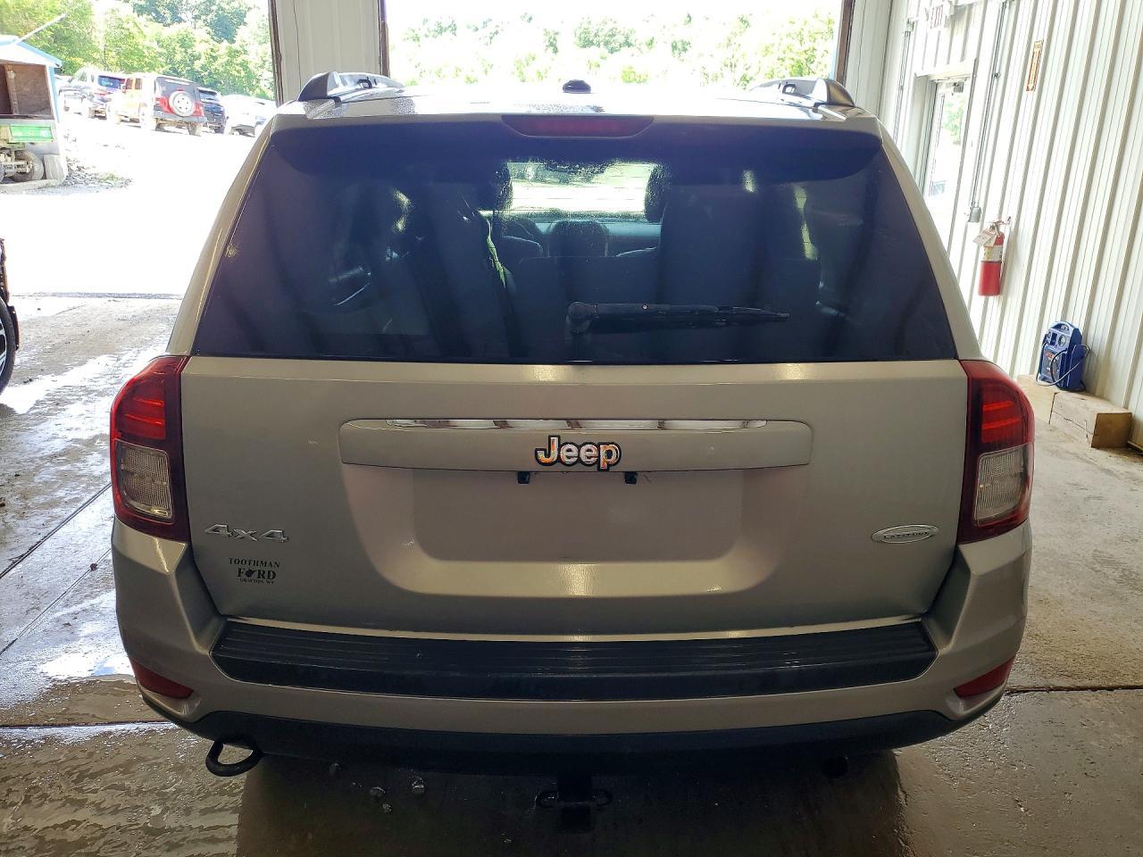 2016 Jeep Compass Latitude - Image 6