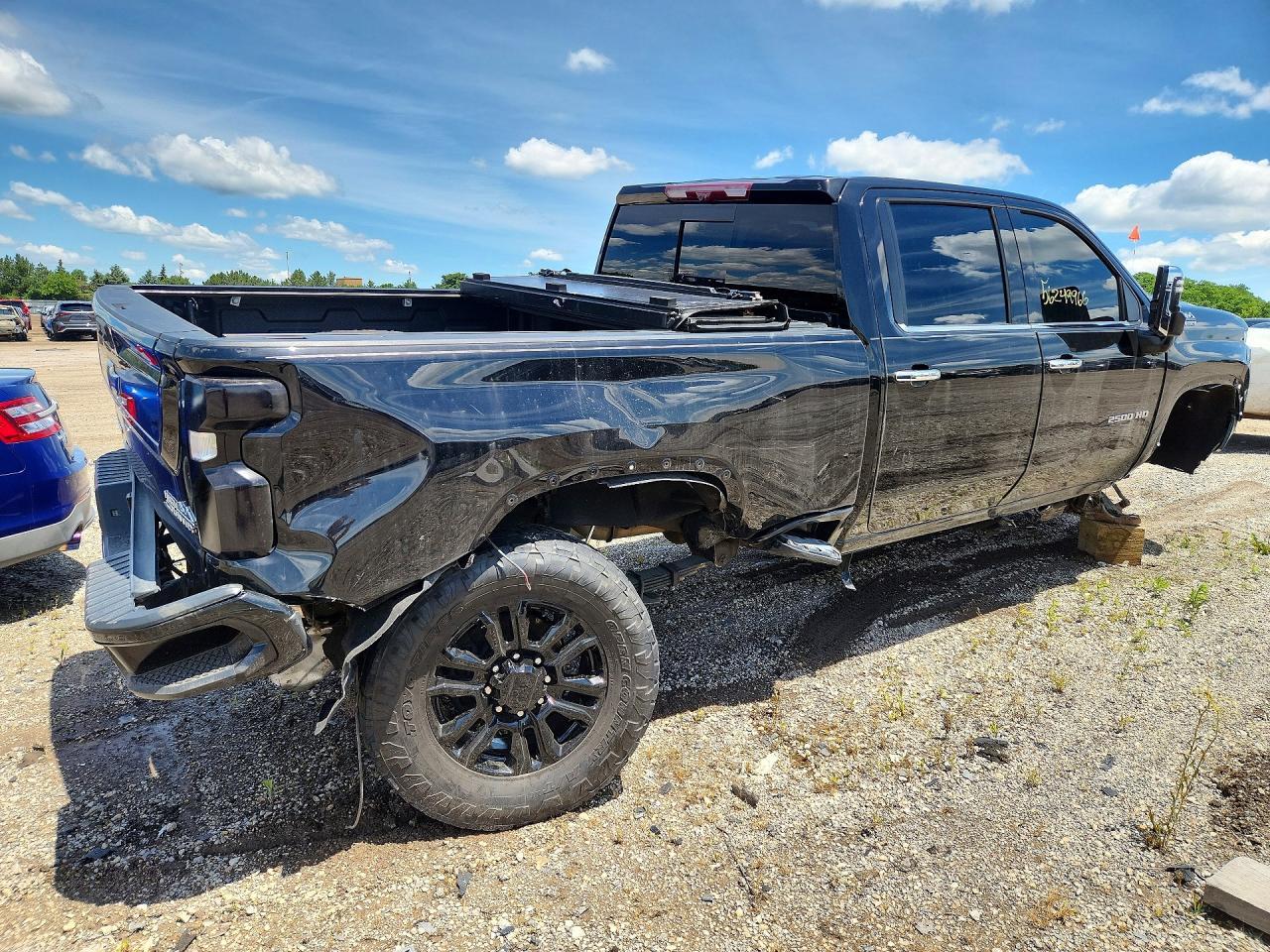 2022 Chevrolet Silverado K2500 High Country - Фото 3