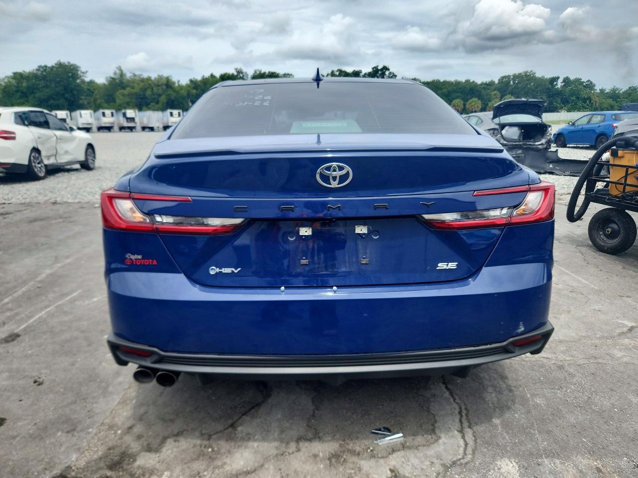 2026 Toyota Camry Se - Image 6